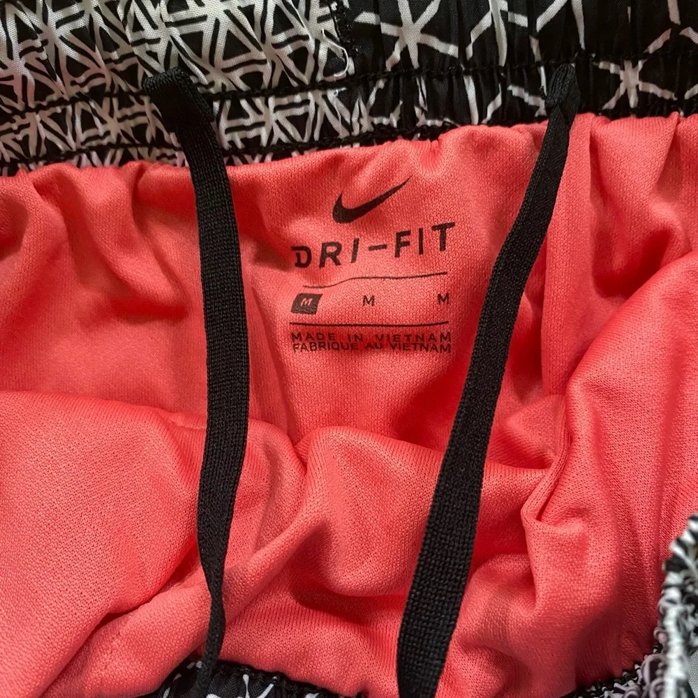 Nike Tempo Dri‎ Fit Girls’ Sz M Geo Pattern Running Shorts